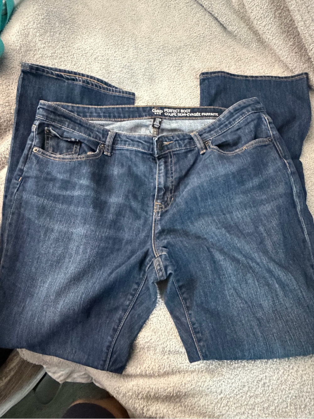 GAP women’s Perfect Boot Dark Blue Jeans size 16